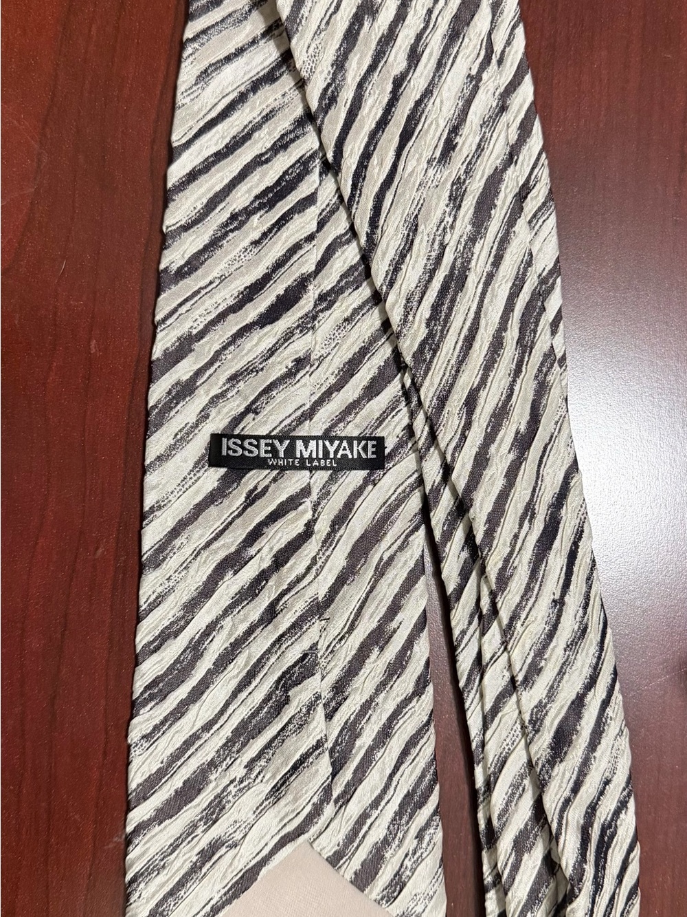 Issey Miyake Cream and Black Diagonal Stripe Silk Tie - Picture 2 of 3